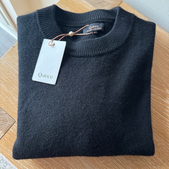 NWT! QUINCE Women’s Mongolian Cashmere Oversized Crewneck Sweater, Black, Medium - Picture 2 of 14
